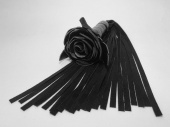 Черная замшевая плеть с розой в рукояти - 40 см.