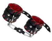 Черные наручники с красной окантовкой