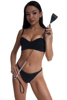 Стек с широким черным кожаным наконечником и металлической ручкой - 67 см.