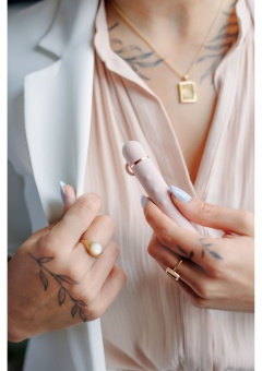 Силиконовый мини-вибратор с насадкой Le Wand Baton пудровый - 11,9 см