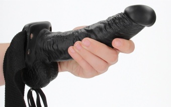 Черный реалистичный страпон-фаллопротез с мошонкой - 18 см.