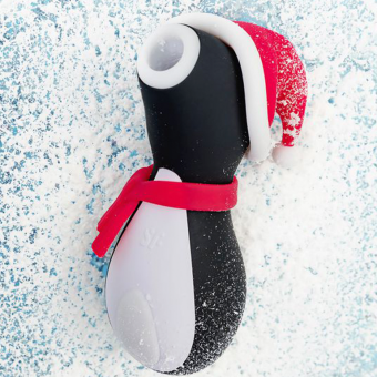 Вакуумный клиторальный стимулятор Satisfyer Penguin Holiday Edition