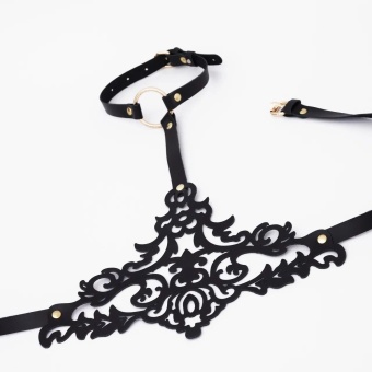 Черная резная портупея с золотистой фурнитурой